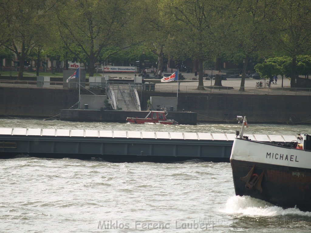 Uebungsfahrt Loeschboot und Ursula P77.JPG